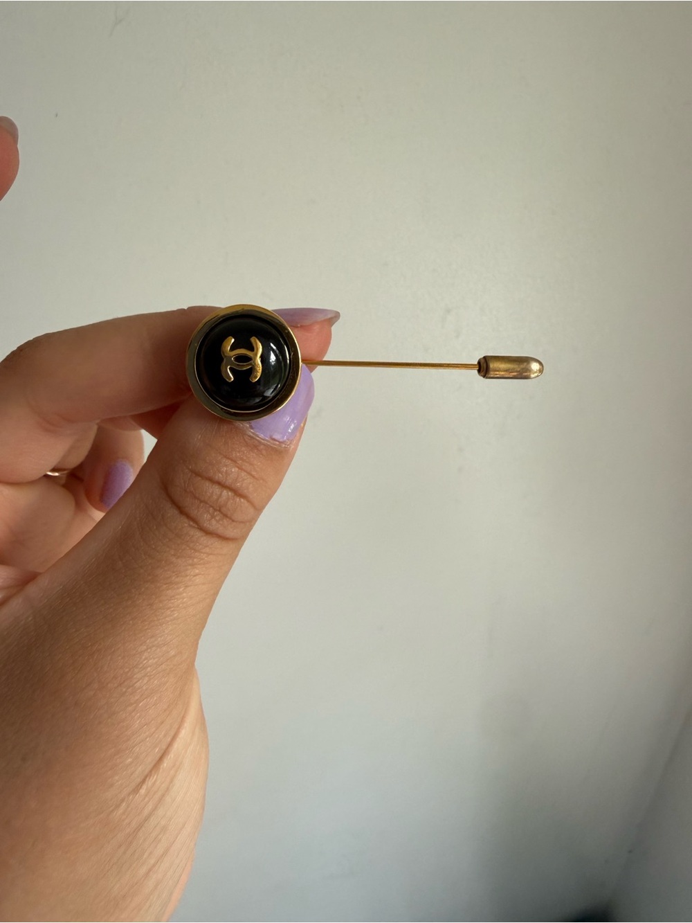 Chanel CC logo pin brooch Black/Gold Plated